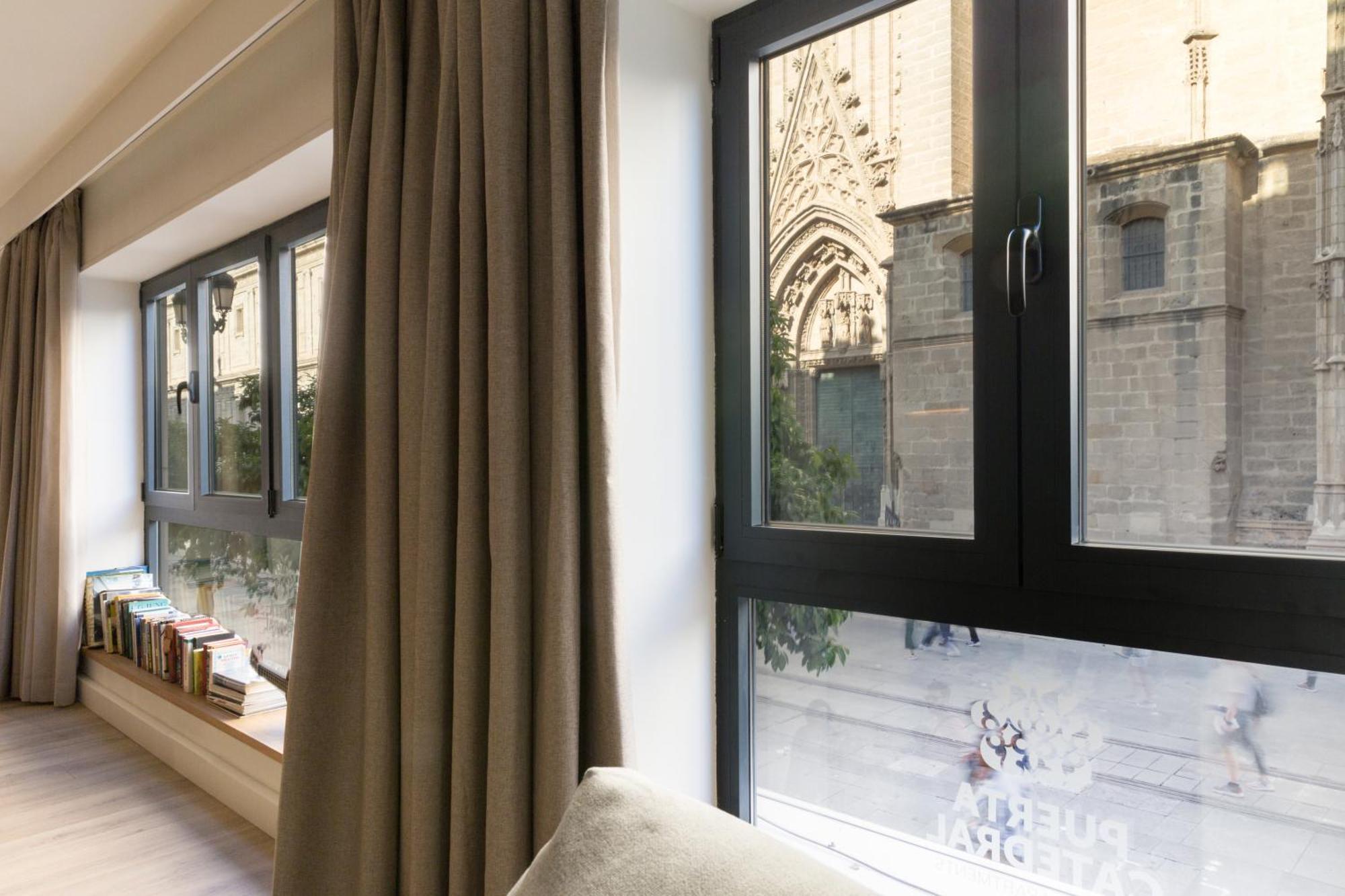 Puerta Catedral Suites Sevilla Ruang foto