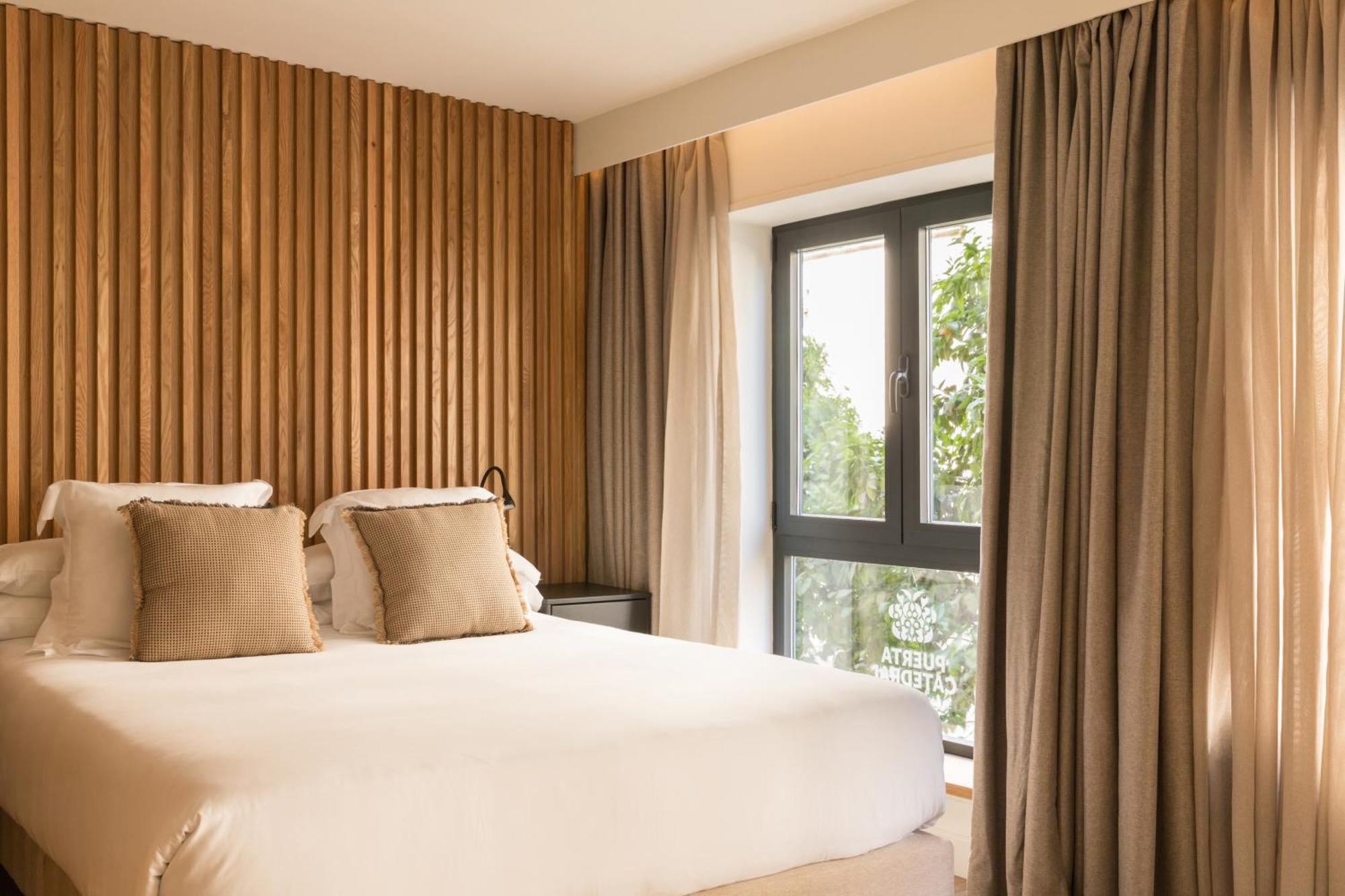 Puerta Catedral Suites Sevilla Ruang foto
