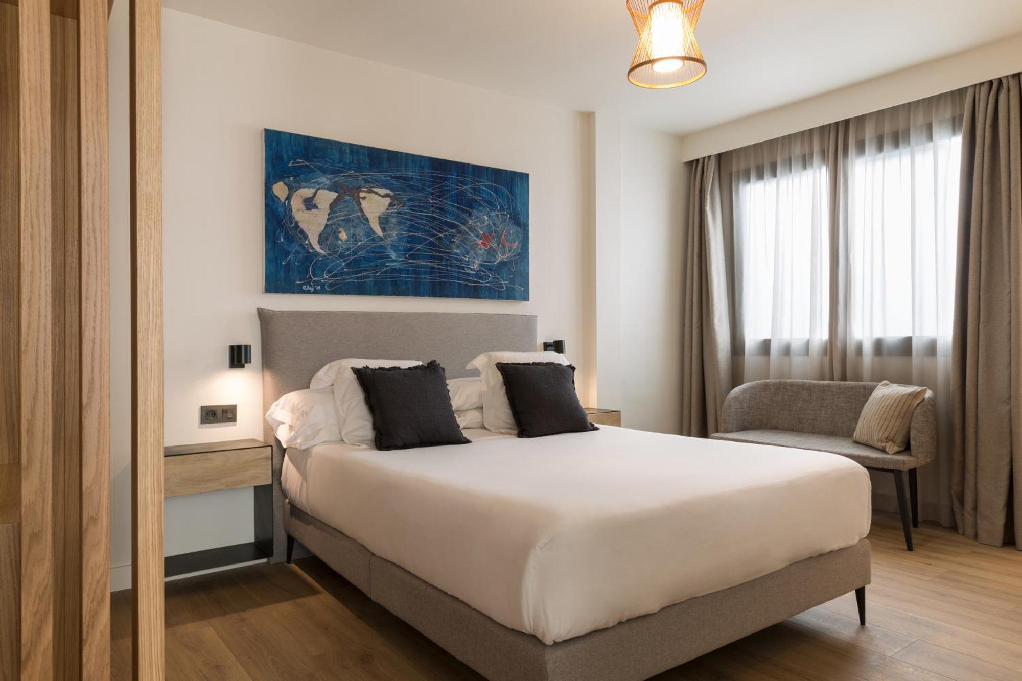 Puerta Catedral Suites Sevilla Ruang foto
