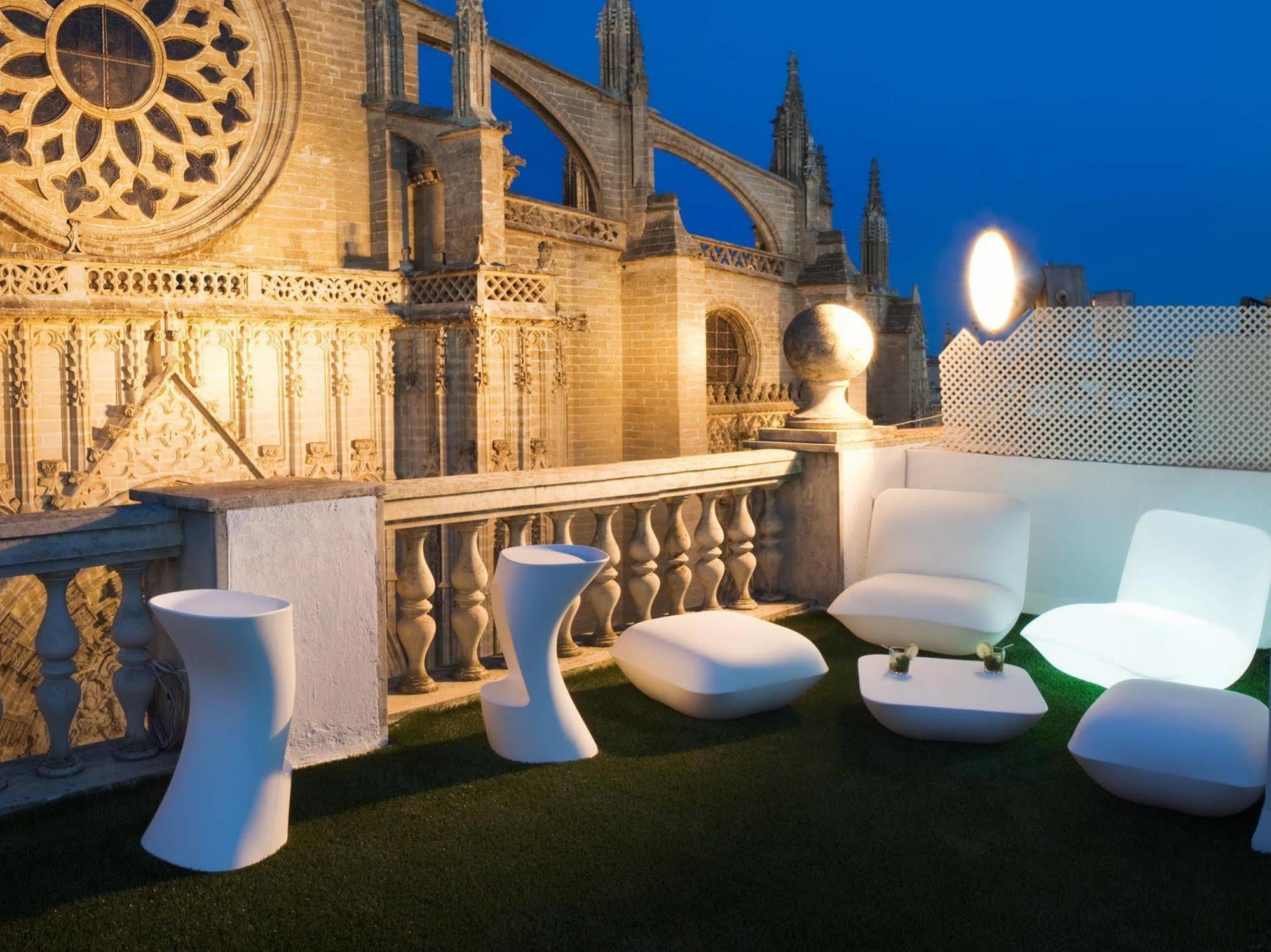 Puerta Catedral Suites Sevilla Bagian luar foto